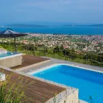 Blue Hill Kaštela