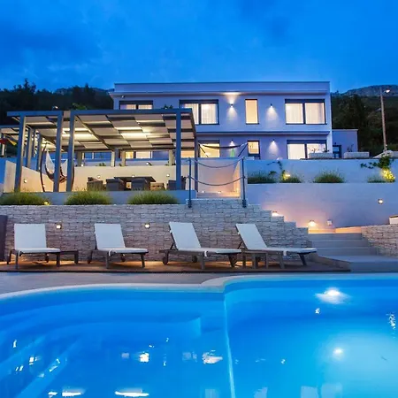 Blue Hill Kaštela