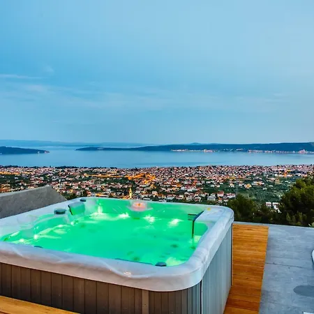 Villa Blue Hill