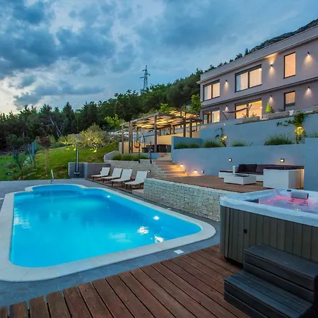 Blue Hill Villa