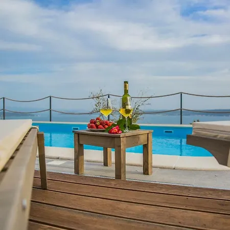 Blue Hill Villa *