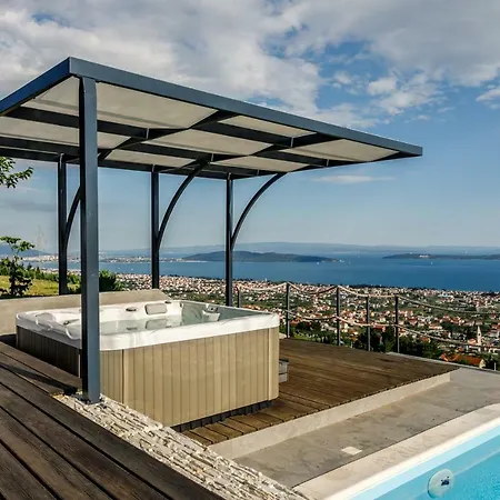 Blue Hill Villa *