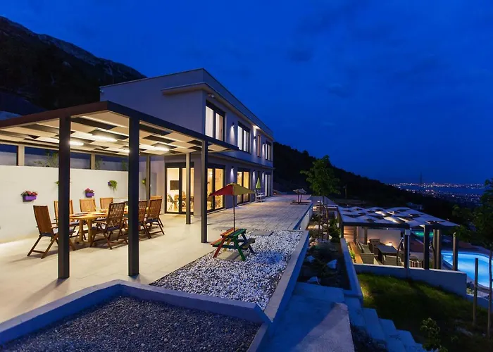 Blue Hill Kaštela