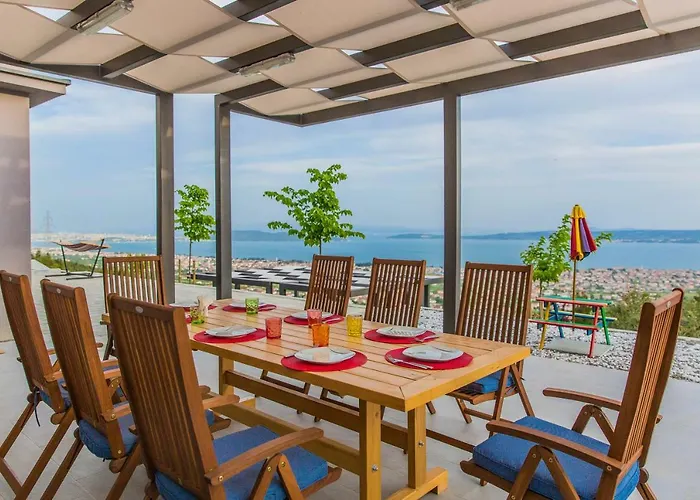 Blue Hill Villa *